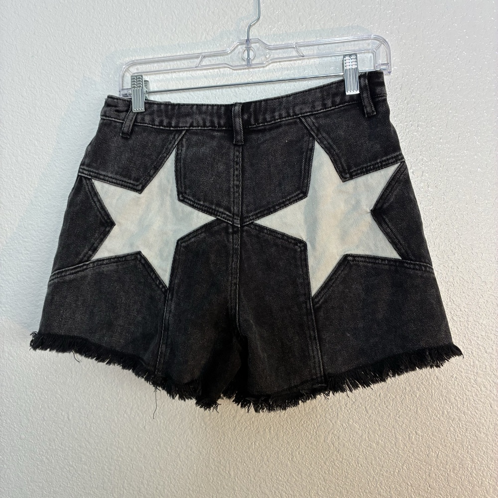Entro Shorts Womens Medium Black Denim Star Patch Cut Off Fringe Raw Hem